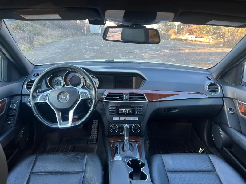Mercedes-Benz C 300 Бензин, снимка 10 - Автомобили и джипове - 52917751