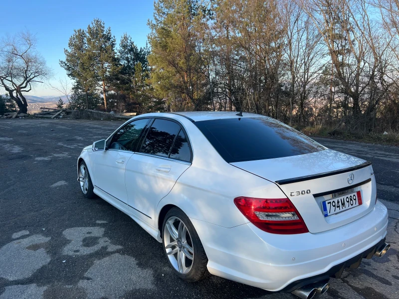 Mercedes-Benz C 300 Бензин, снимка 4 - Автомобили и джипове - 52917751