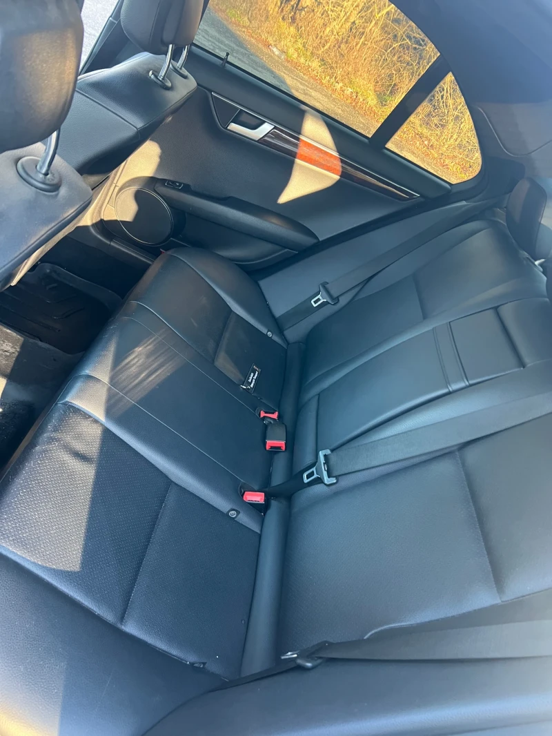 Mercedes-Benz C 300 Бензин, снимка 12 - Автомобили и джипове - 52917751