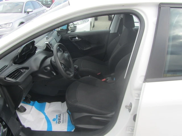 Peugeot 208 1.2, снимка 5 - Автомобили и джипове - 46588207