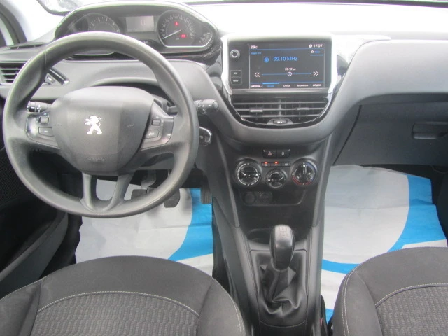 Peugeot 208 1.2, снимка 7 - Автомобили и джипове - 46588207