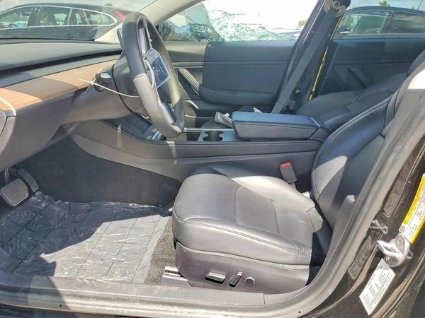 Tesla Model 3, снимка 8 - Автомобили и джипове - 56115287