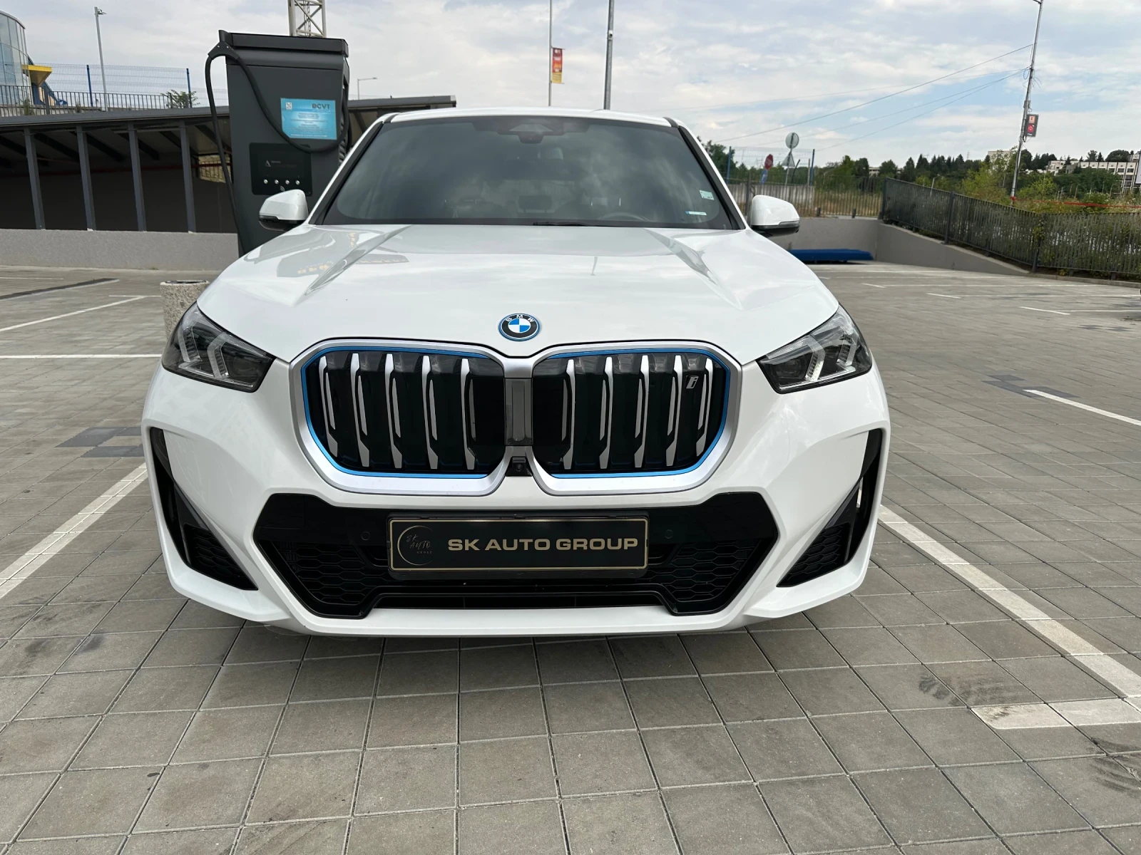 BMW iX1 xDrive 30 M Sport  - изображение 2