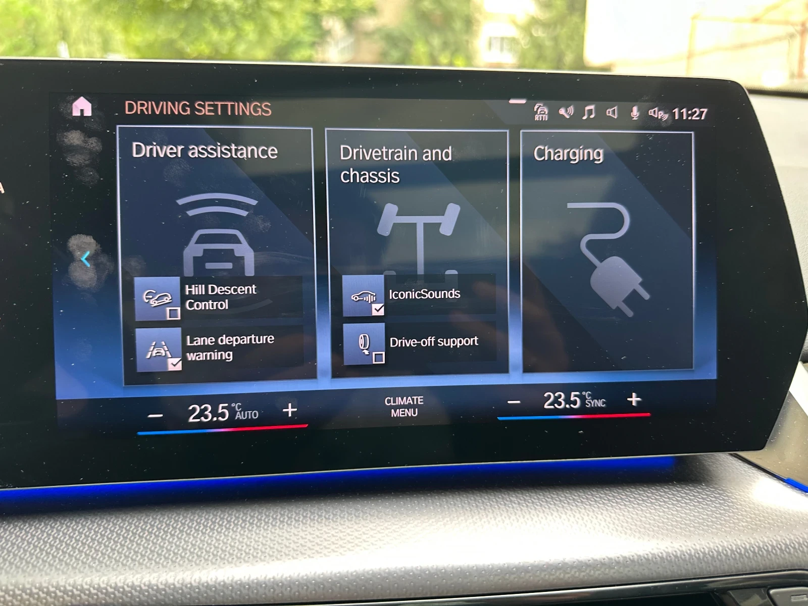 BMW iX1 xDrive 30 M Sport  | Mobile.bg   13