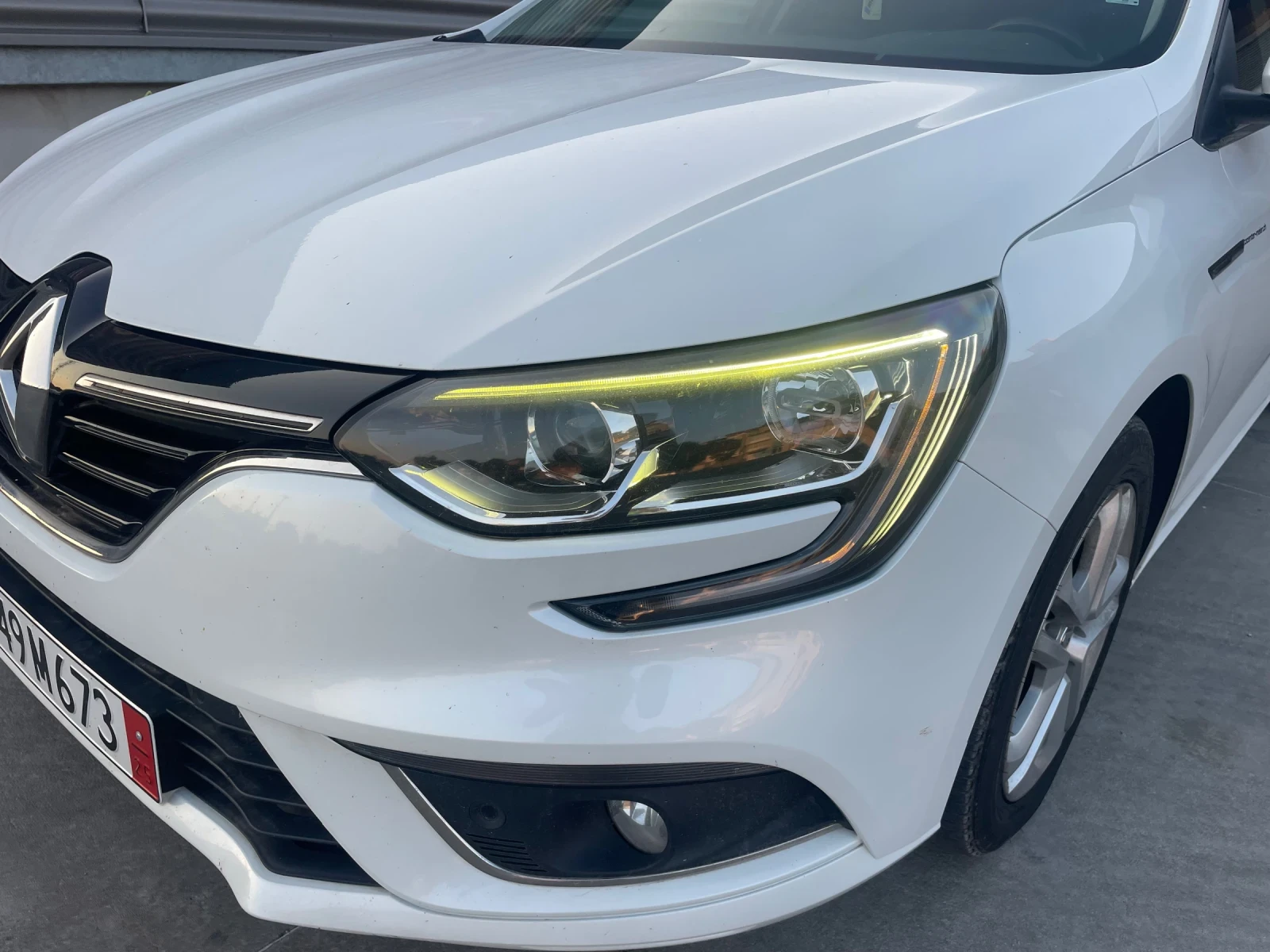 Renault Megane 1.5DCI ПЕРЛА LED НАВИ ПОДГРЕВ EURO6B - изображение 4