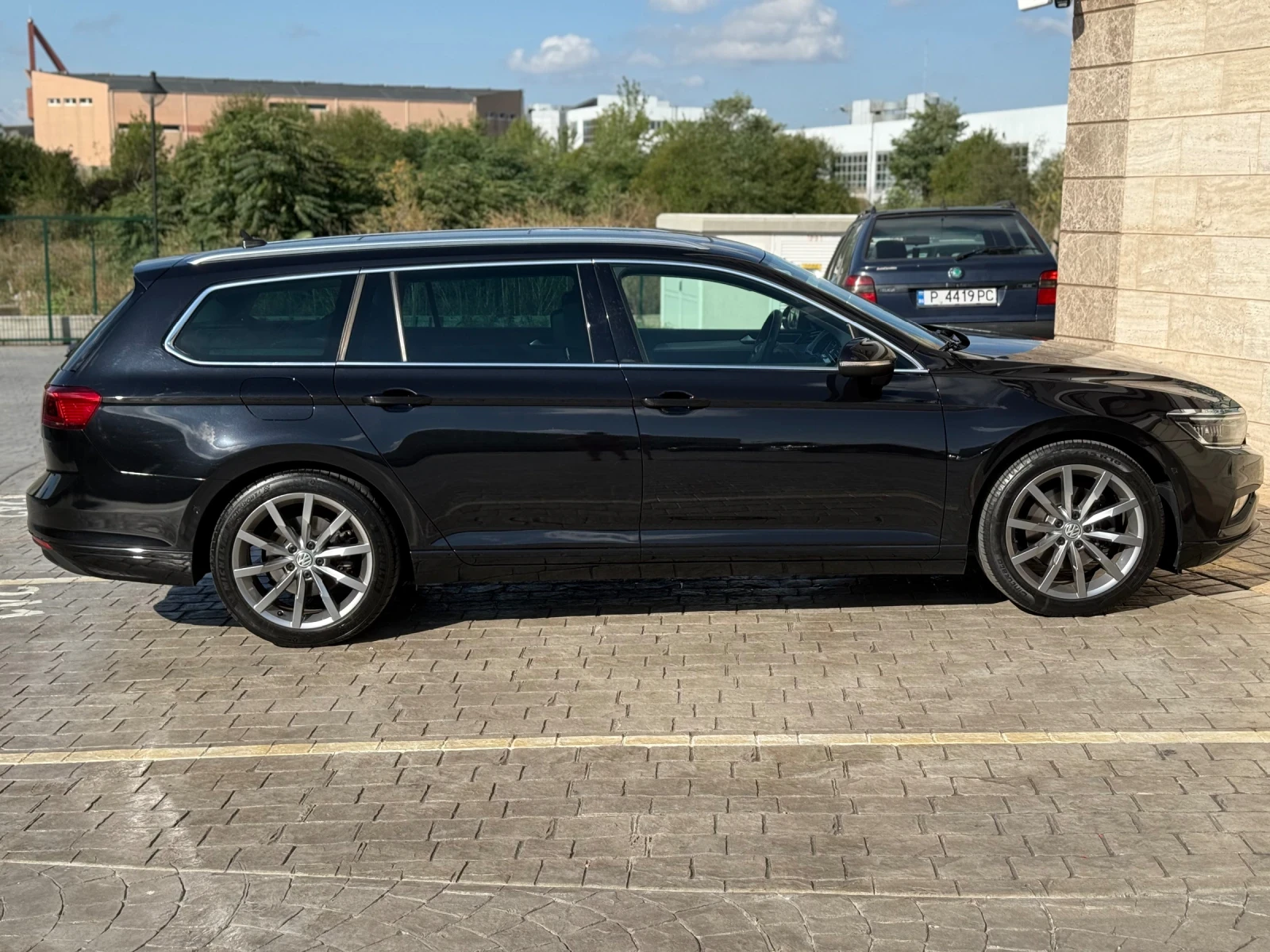 VW Passat 2.0TDI FACELIFT MATRIX AMBIENT ACC TRAVEL ASSIST - изображение 7