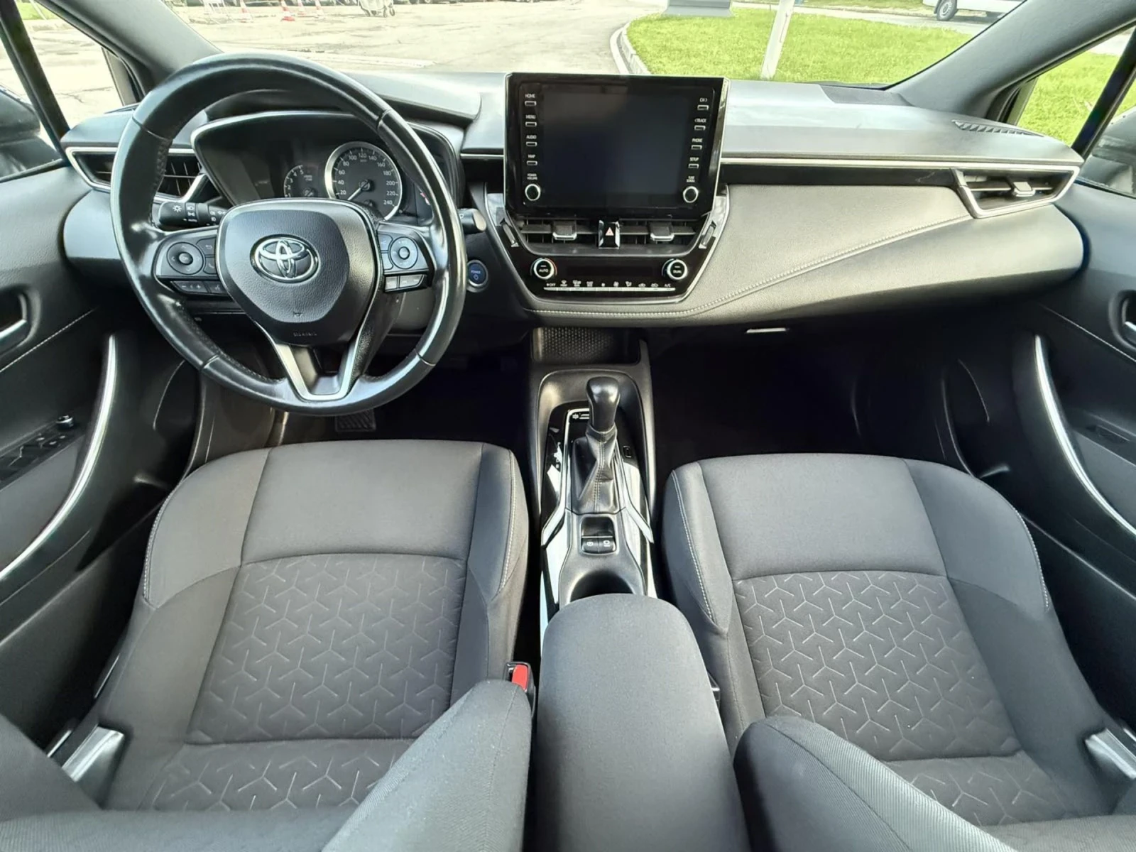 Toyota Corolla HYBRID 70000км - изображение 8