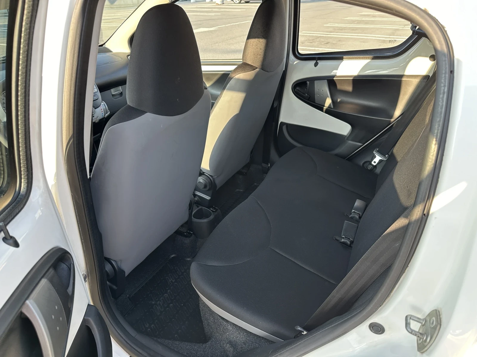 Toyota Aygo, снимка 8 - Автомобили и джипове - 53764914