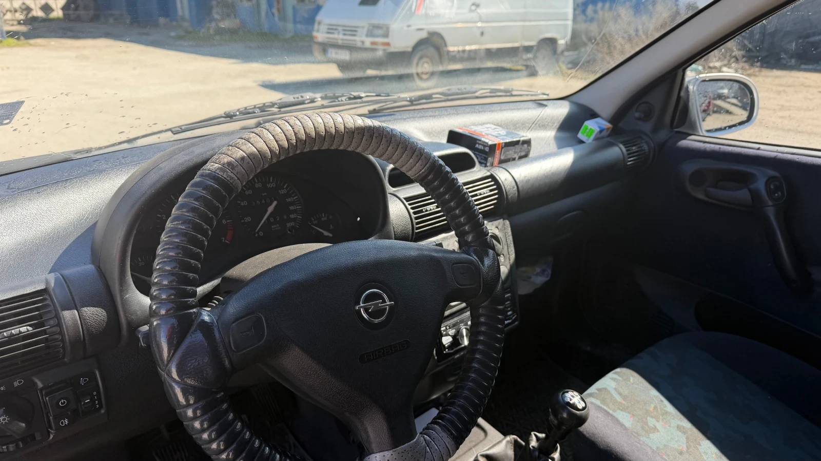 Opel Corsa 1.2 16v, снимка 5 - Автомобили и джипове - 53780733