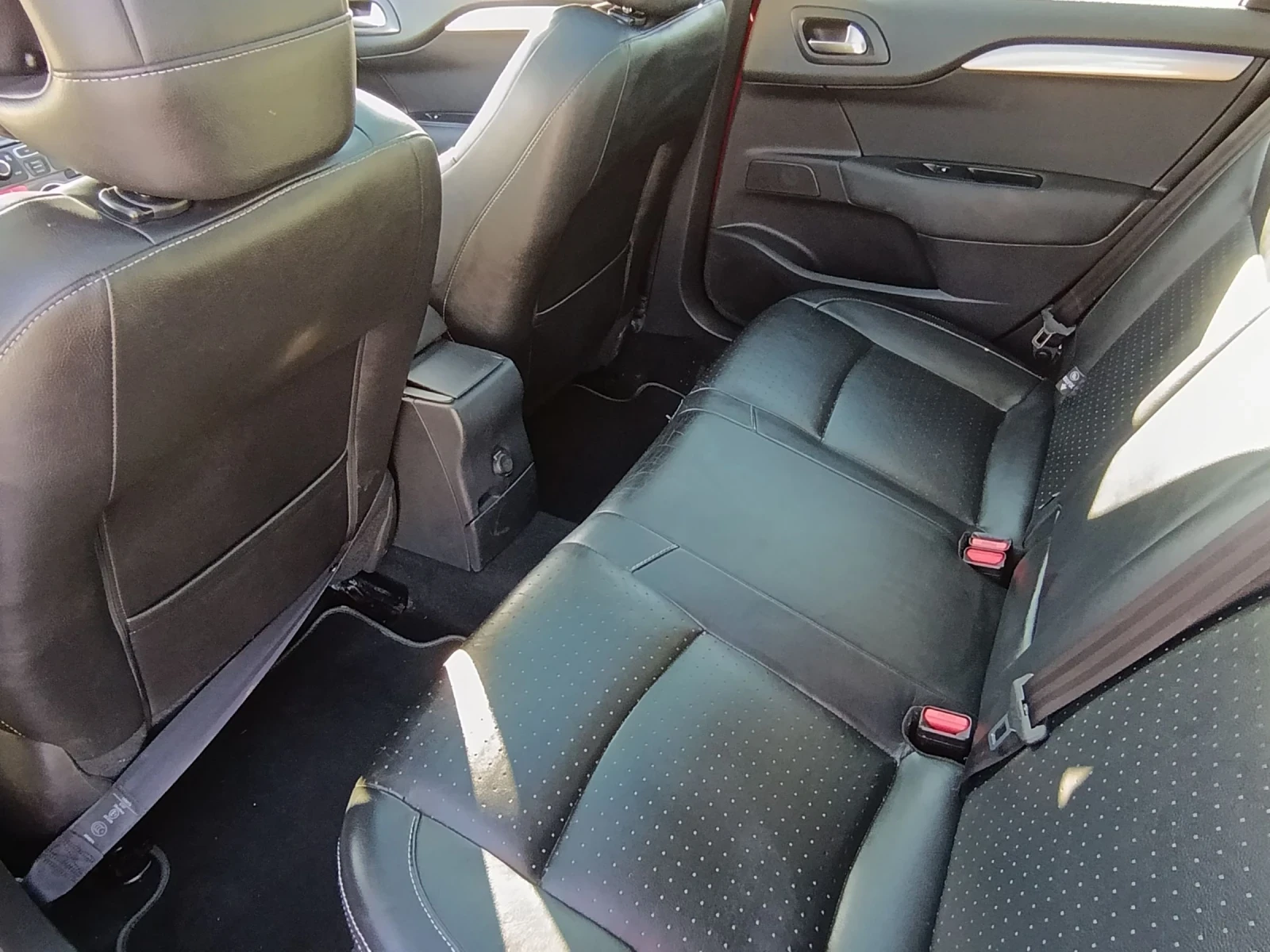 Citroen C4 1.6 THP EGS EXCLUSiVE, снимка 7 - Автомобили и джипове - 54211157