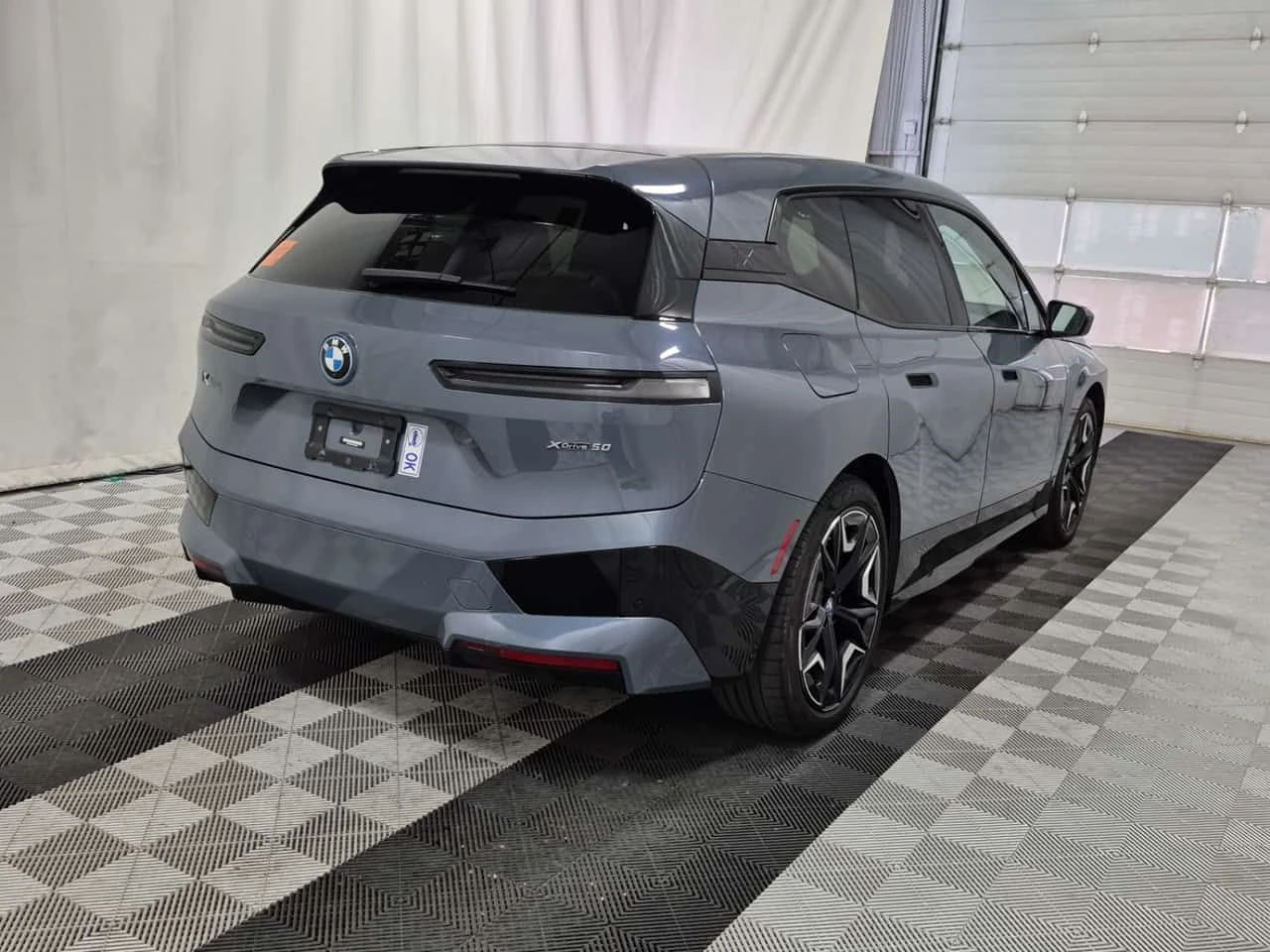 BMW iX XDRIVE50| SWAROWSKI| HUD| HARMAN KARDON| 2 ����� | Mobile.bg � ����������� 3