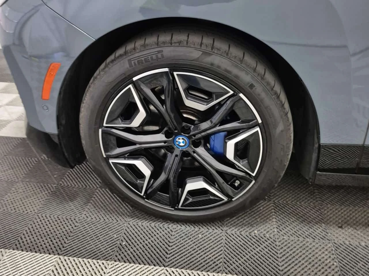 BMW iX XDRIVE50| SWAROWSKI| HUD| HARMAN KARDON| 2 ����� | Mobile.bg � ����������� 6