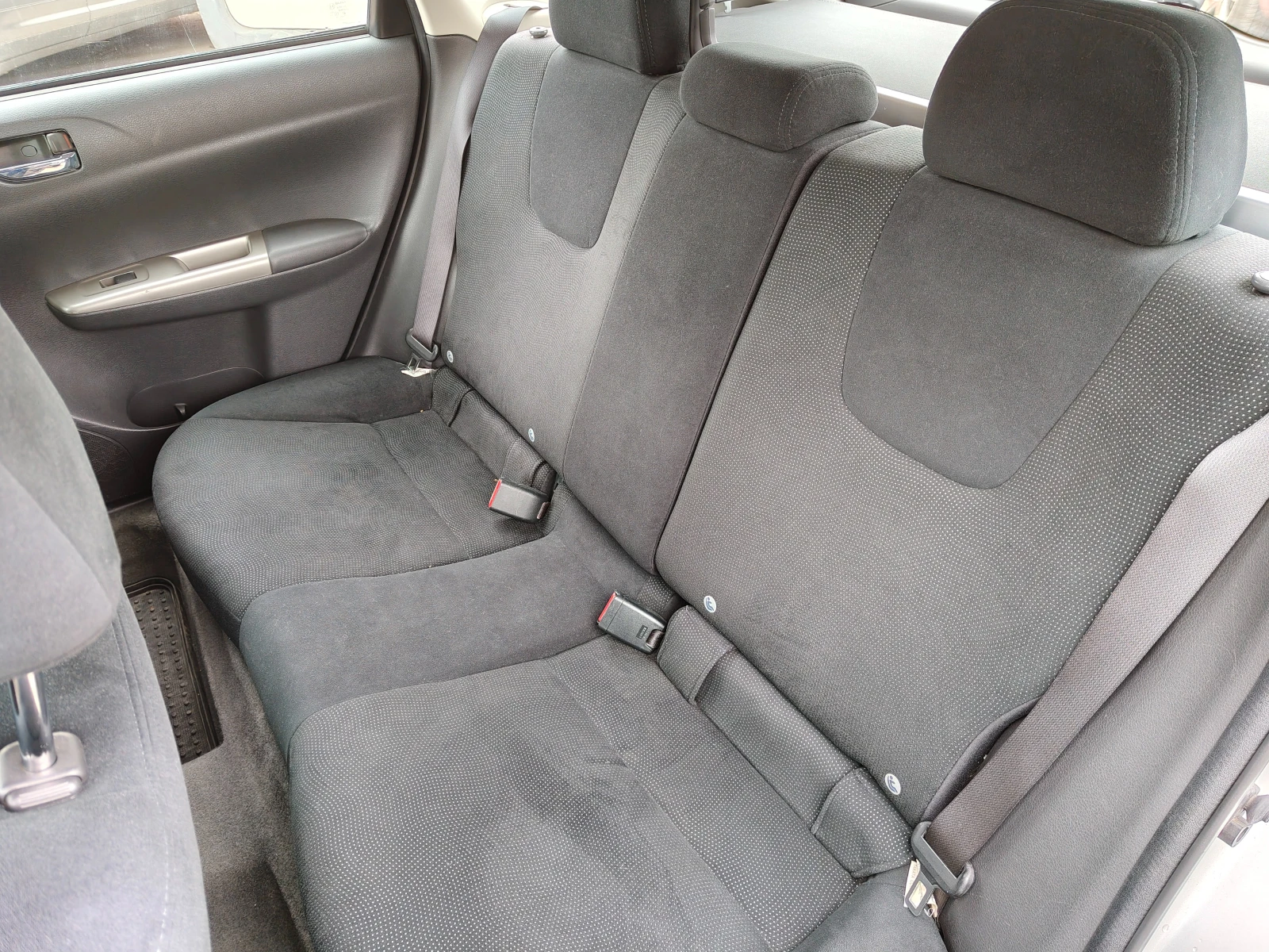 Subaru Impreza 1.5i, снимка 11 - Автомобили и джипове - 54396831