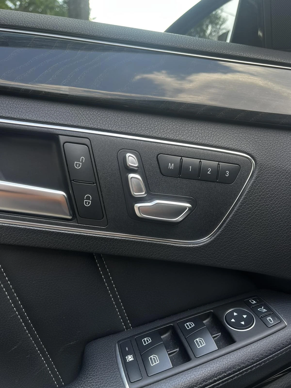 Mercedes-Benz E 350 4Х4, снимка 15 - Автомобили и джипове - 54450859