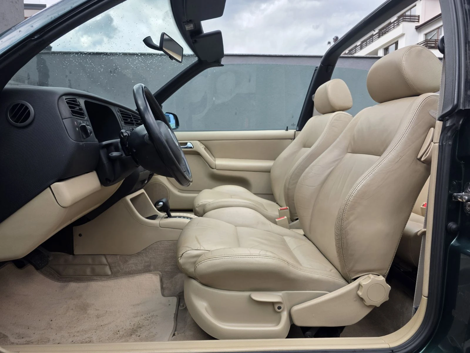 VW Golf 2.0 CABRIO, снимка 10 - Автомобили и джипове - 54537780