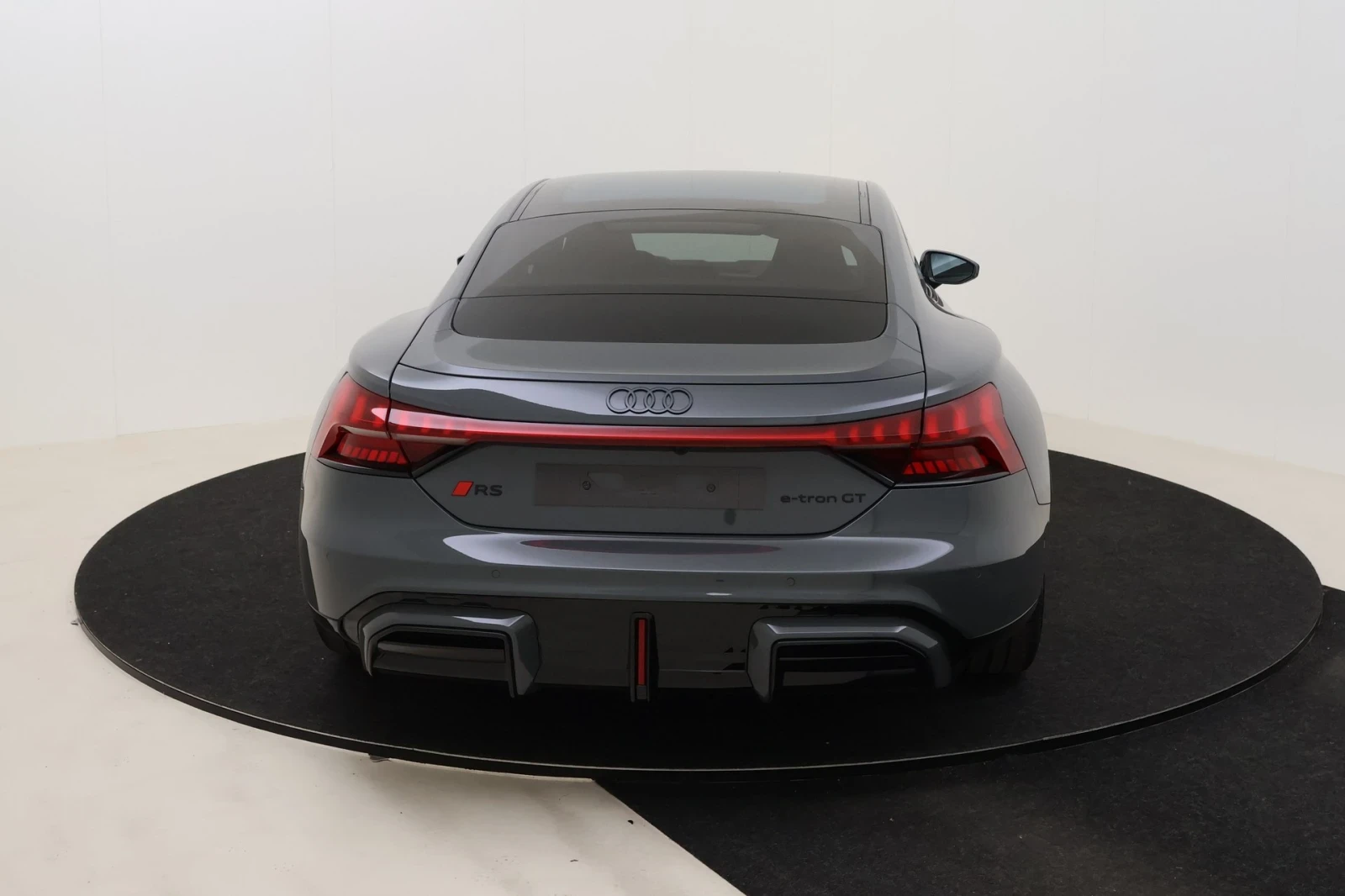 Audi E-Tron GT RS НОВА , снимка 8 - Автомобили и джипове - 54609995