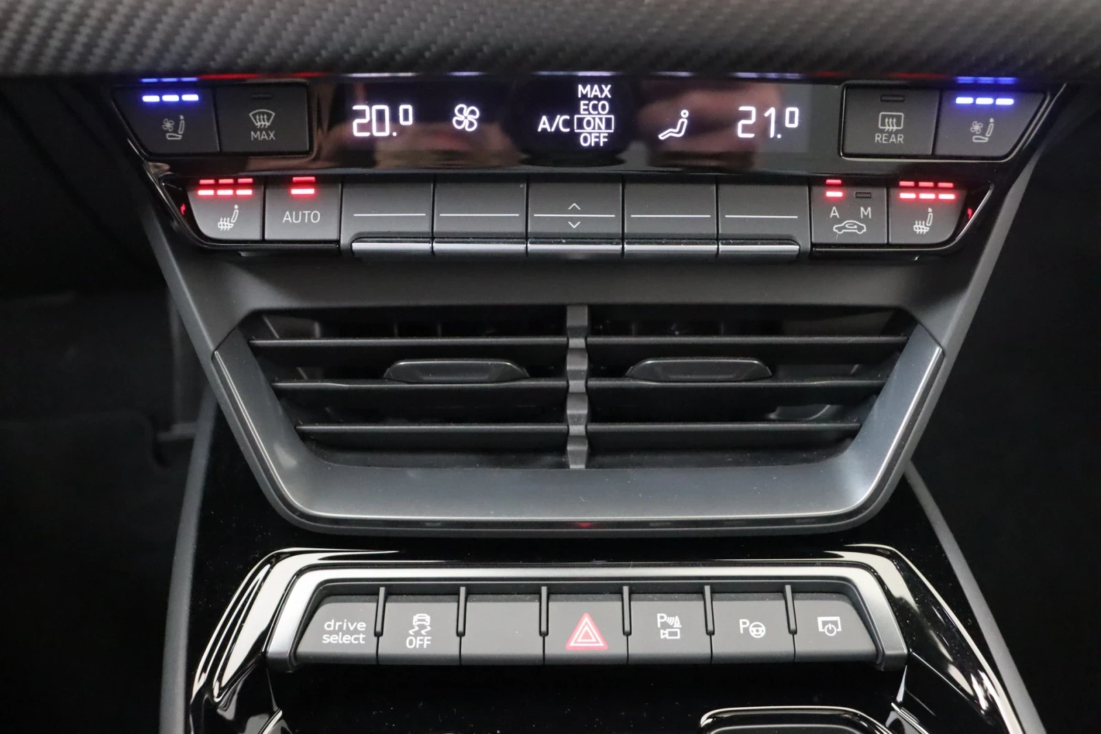 Audi E-Tron GT RS НОВА , снимка 12 - Автомобили и джипове - 54609995