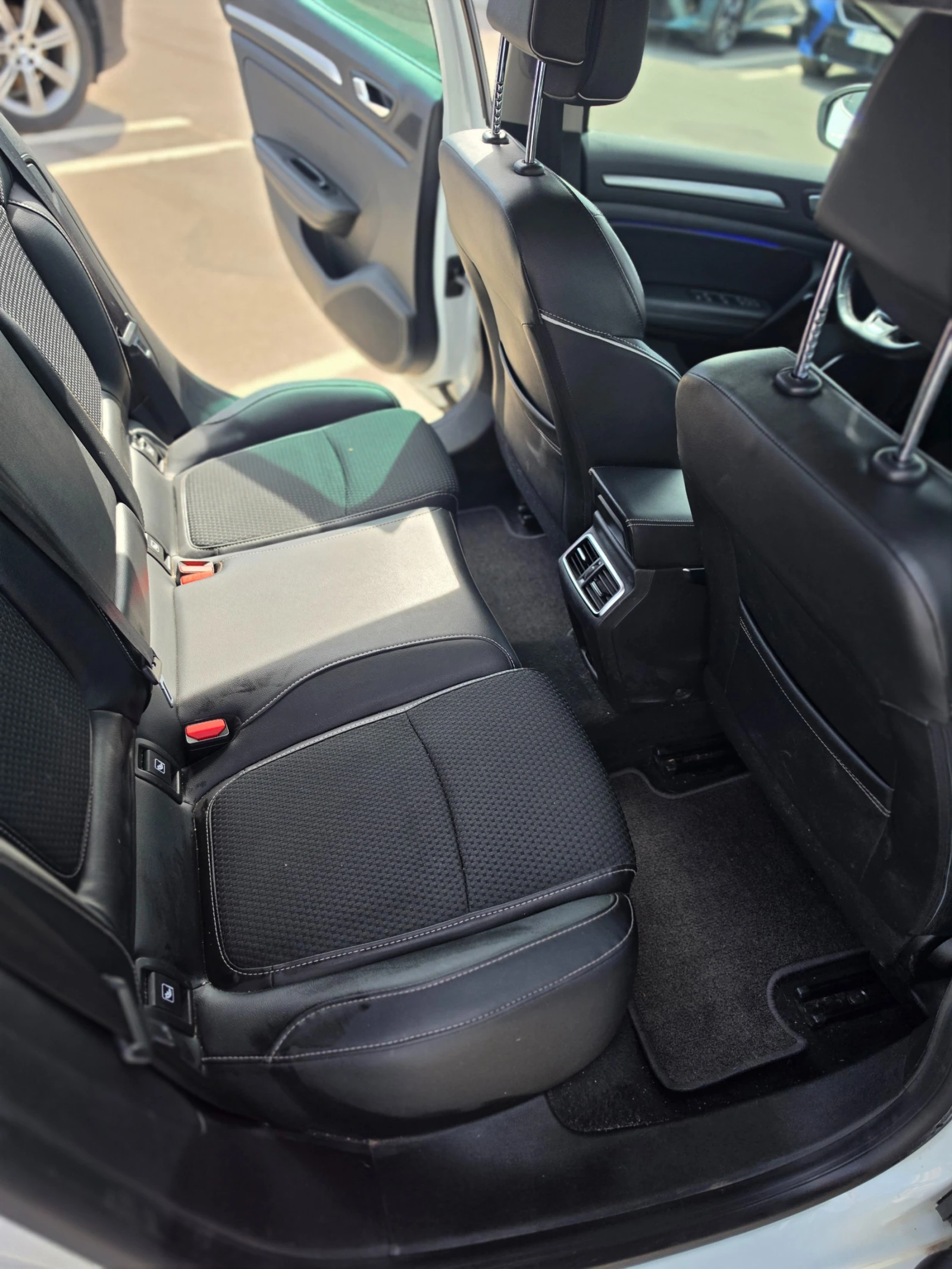 Renault Megane, снимка 9 - Автомобили и джипове - 56272102