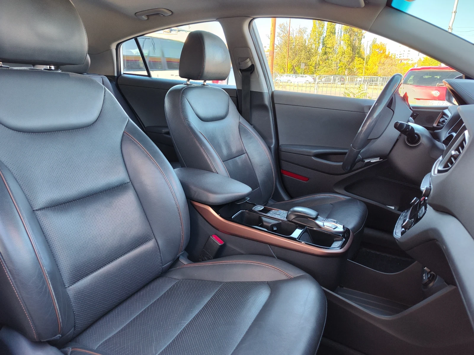 Hyundai Ioniq, снимка 3 - Автомобили и джипове - 56603743