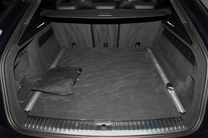 Audi Q8 55 TFSIe/PLUG-IN/FACELIFT/MATRIX/SOFT CLOSE/HEADUP, снимка 16 - Автомобили и джипове - 52319132