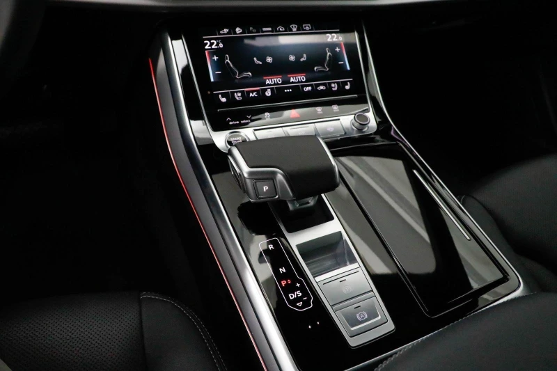 Audi Q8 55 TFSIe/PLUG-IN/FACELIFT/MATRIX/SOFT CLOSE/HEADUP, снимка 13 - Автомобили и джипове - 52319132