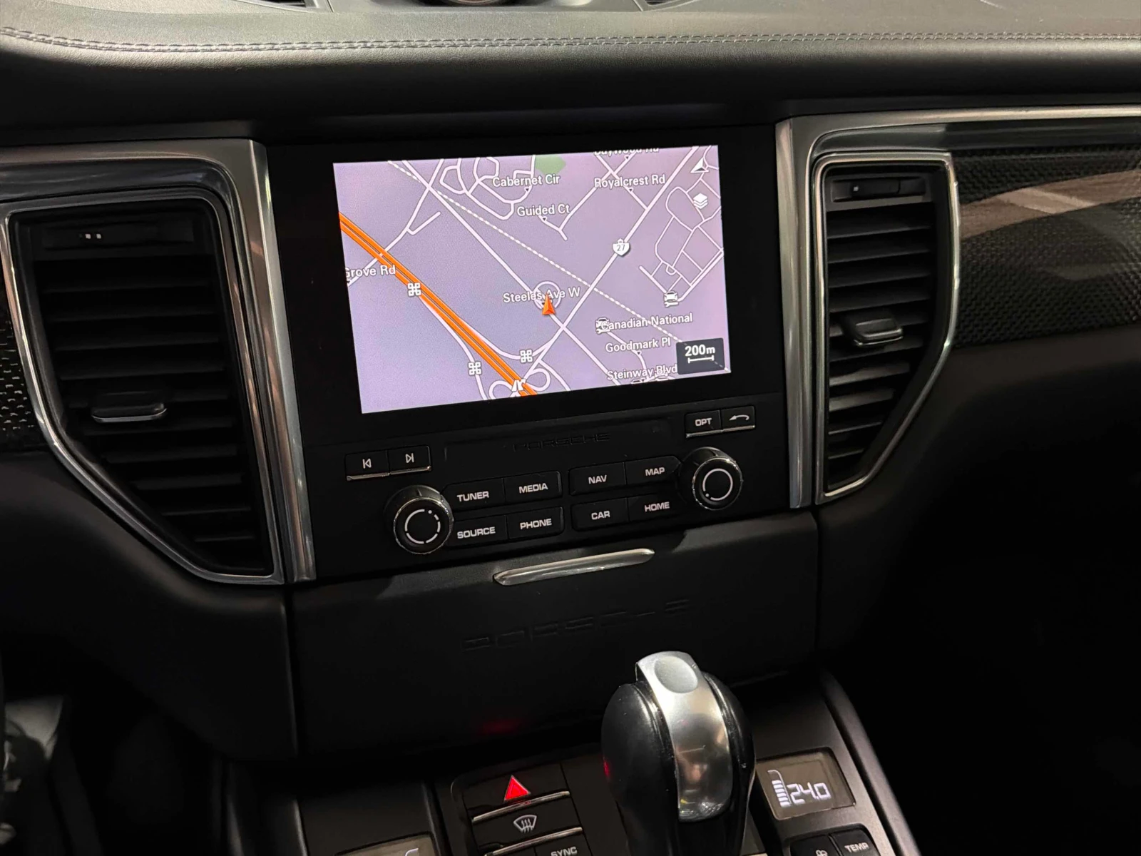 Porsche Macan Turbo* Панорама* Подгрев* Обдух* Задна камера* , снимка 9 - Автомобили и джипове - 53798894