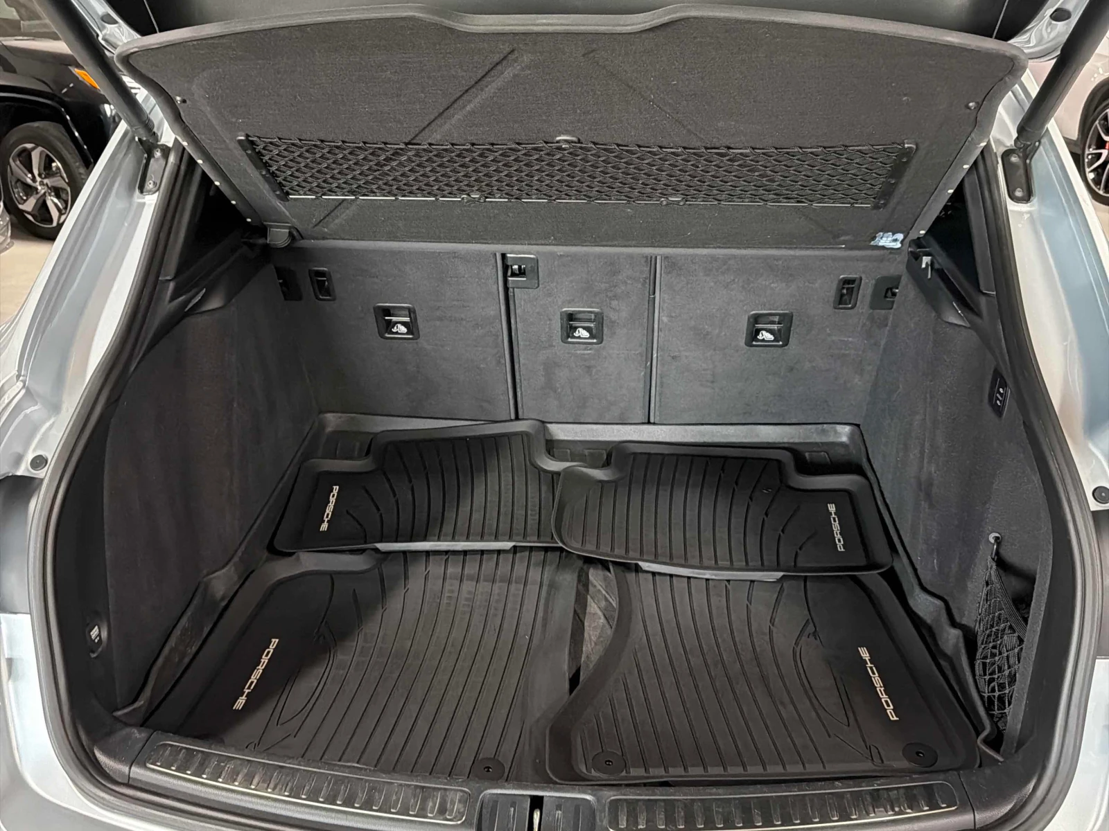 Porsche Macan Turbo* Панорама* Подгрев* Обдух* Задна камера* , снимка 14 - Автомобили и джипове - 53798894