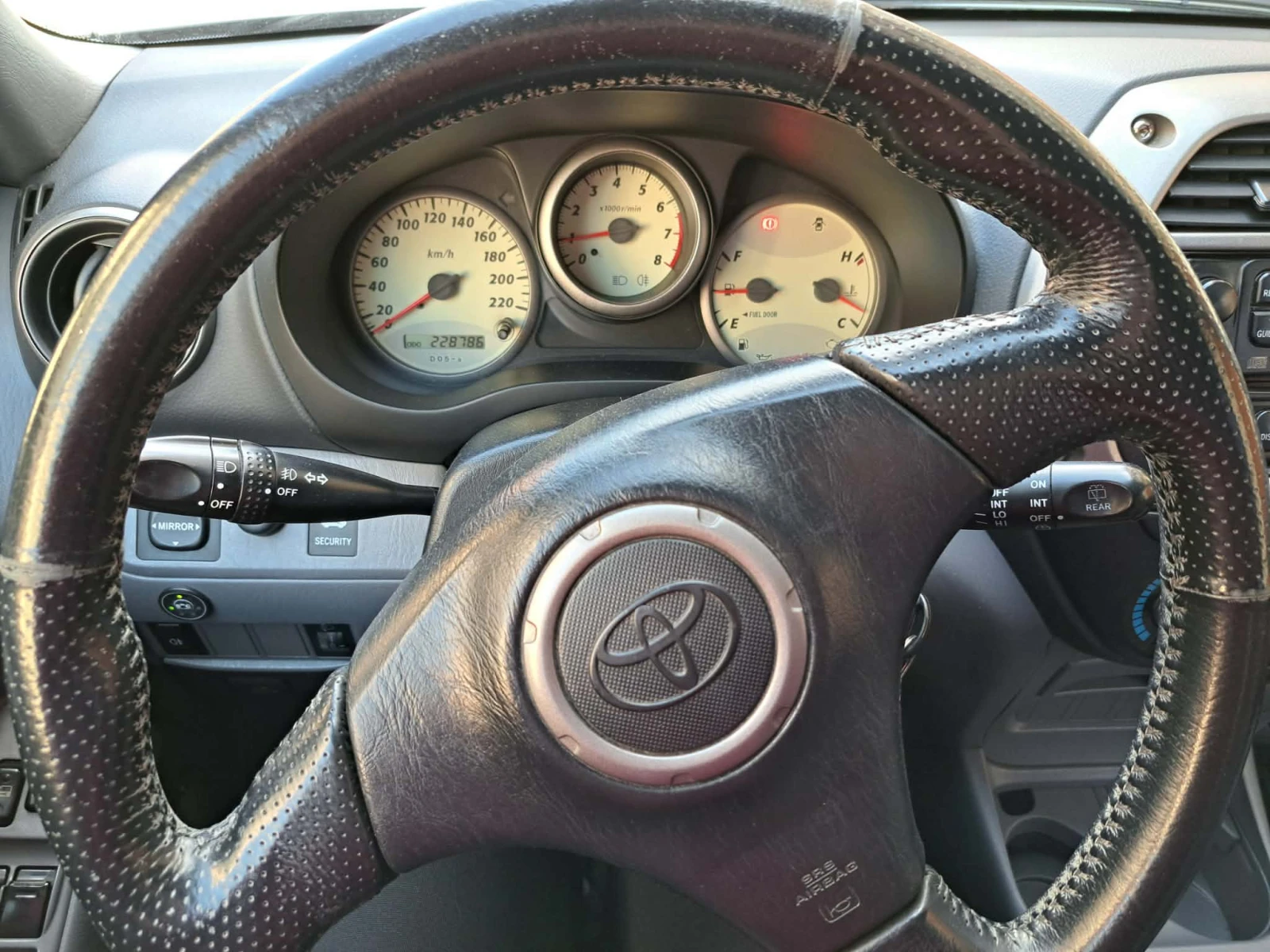 Toyota Rav4, снимка 9 - Автомобили и джипове - 53801471