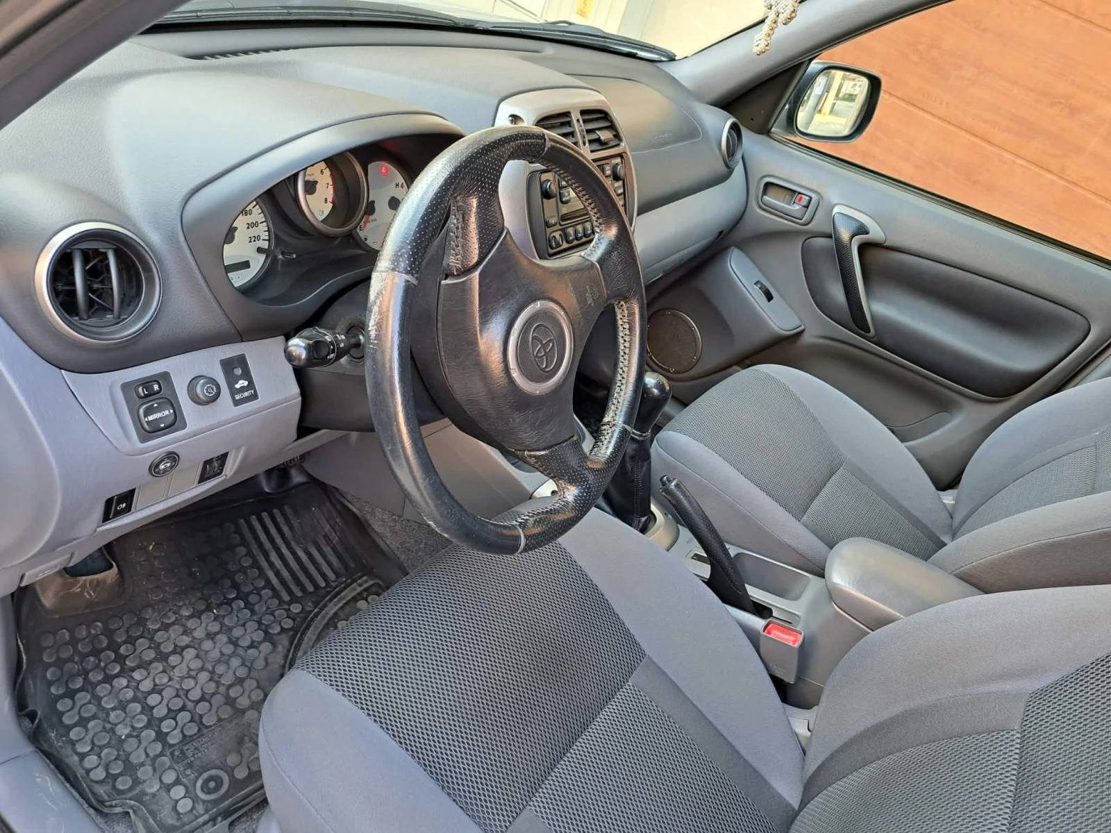 Toyota Rav4, снимка 7 - Автомобили и джипове - 53801471