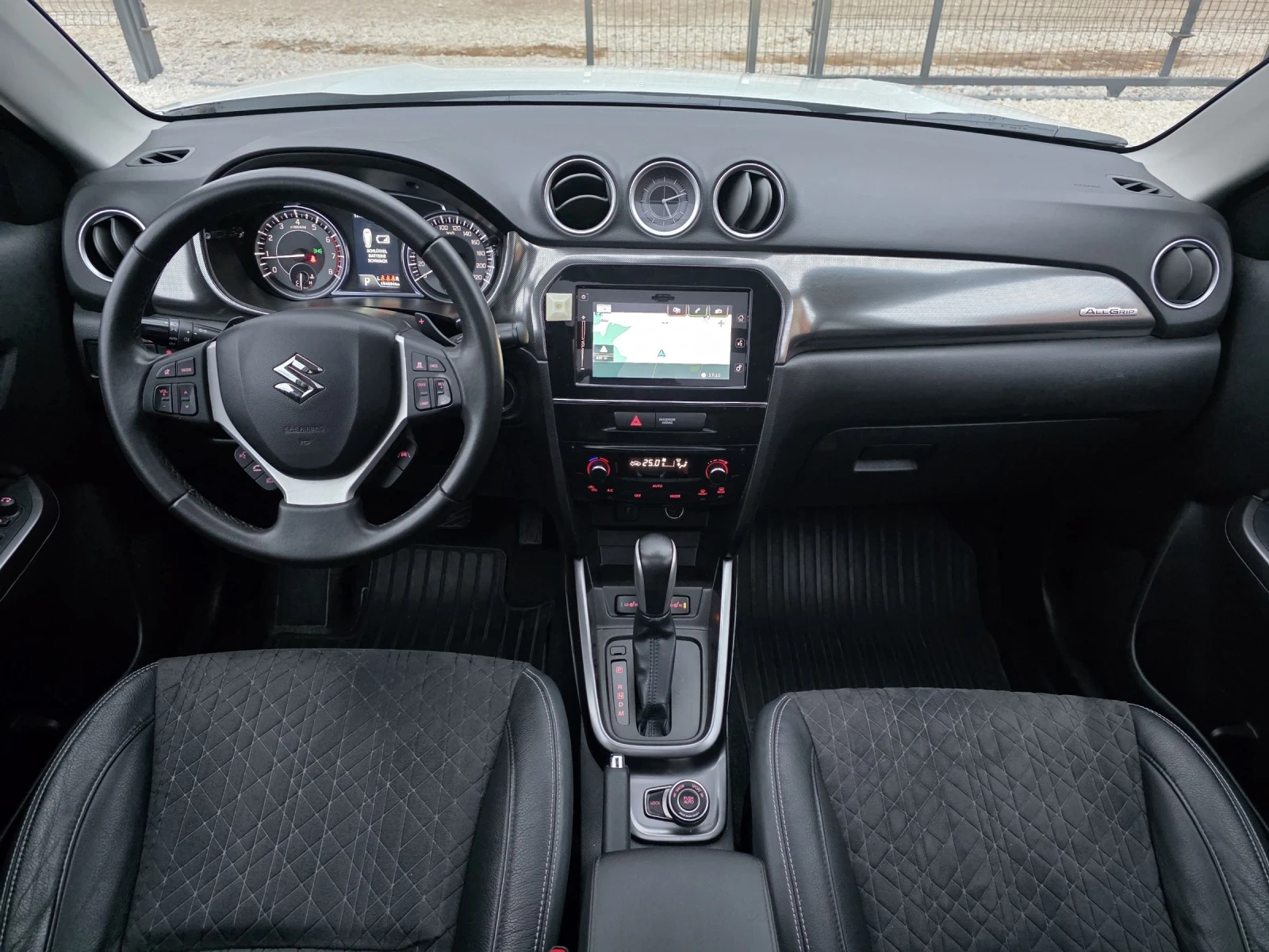 Suzuki Vitara FULL SERVICE IN SUZUKI ALLGRIP 4х4 Keyless Go , снимка 8 - Автомобили и джипове - 53940056