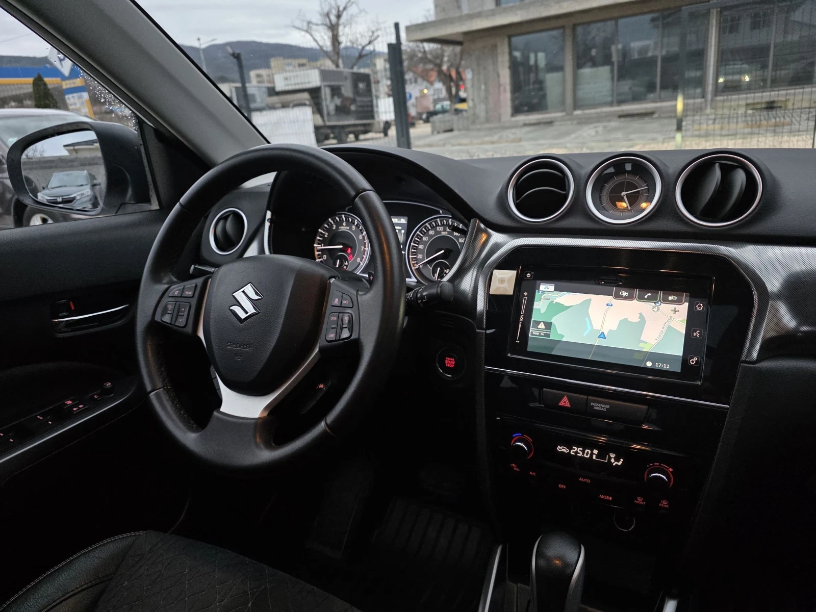 Suzuki Vitara FULL SERVICE IN SUZUKI ALLGRIP 4х4 Keyless Go , снимка 16 - Автомобили и джипове - 53940056