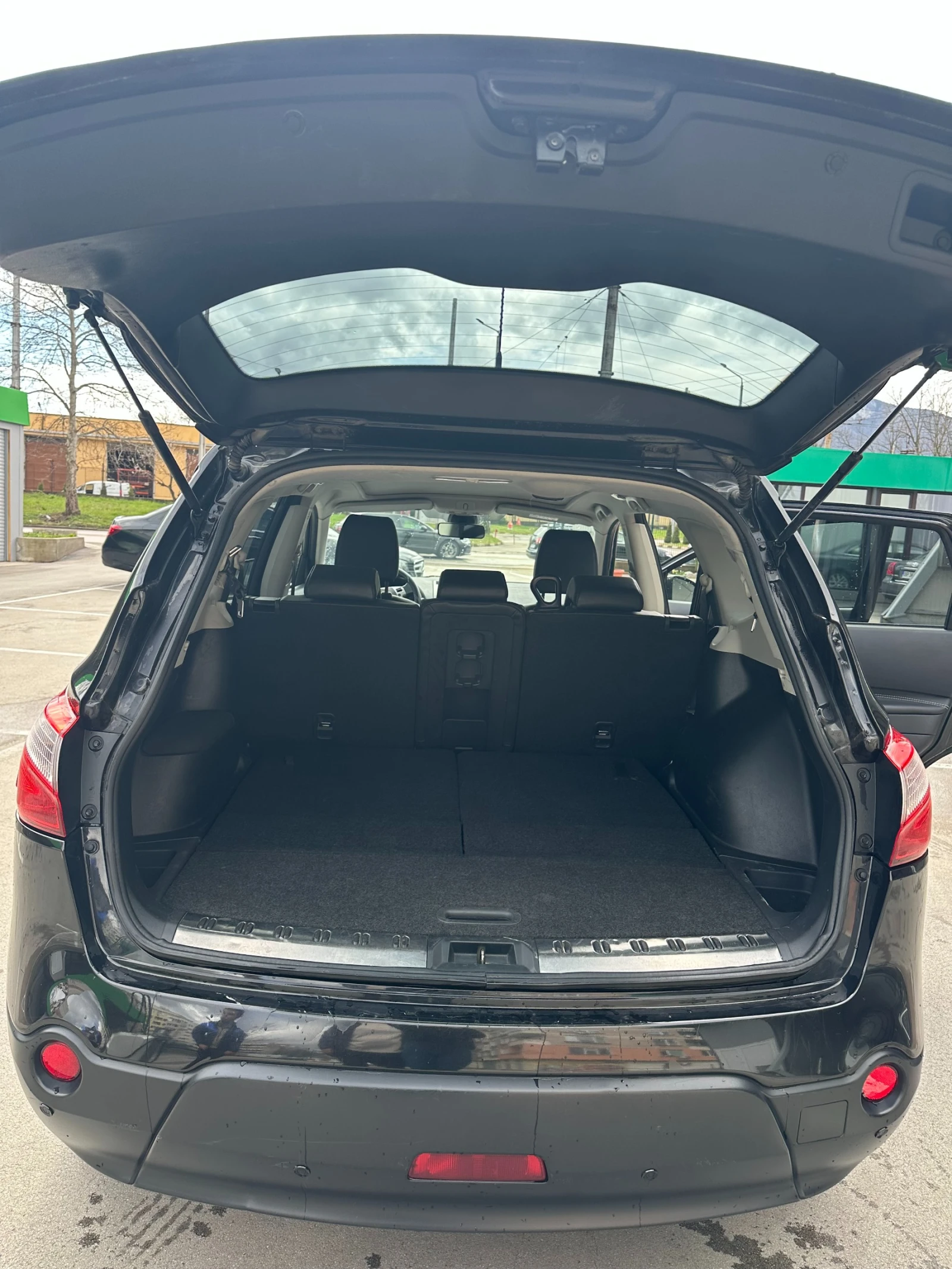 Nissan Qashqai, снимка 10 - Автомобили и джипове - 54019800