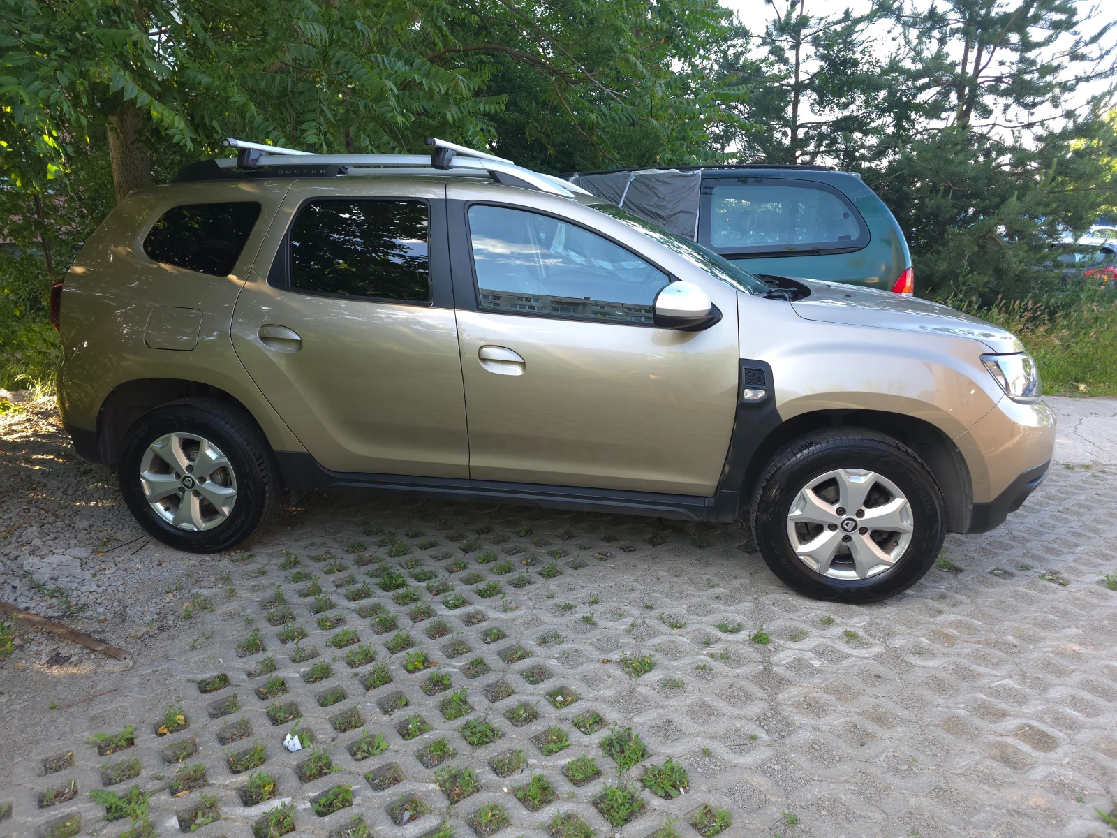 Dacia Duster, снимка 2 - Автомобили и джипове - 54939970