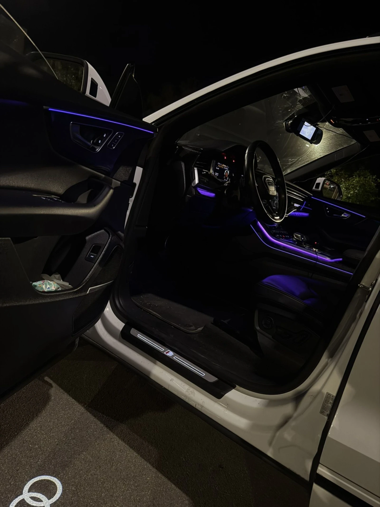 Audi Q8, снимка 2 - Автомобили и джипове - 55806752