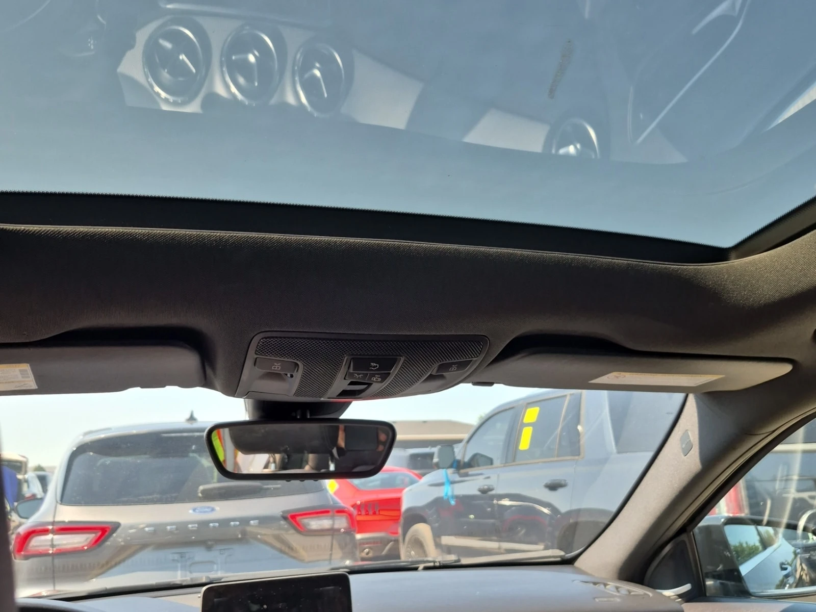 Mercedes-Benz GLA 250 CARFAX /Кожа/Нави/Подгрев/Панорама, снимка 12 - Автомобили и джипове - 55843179