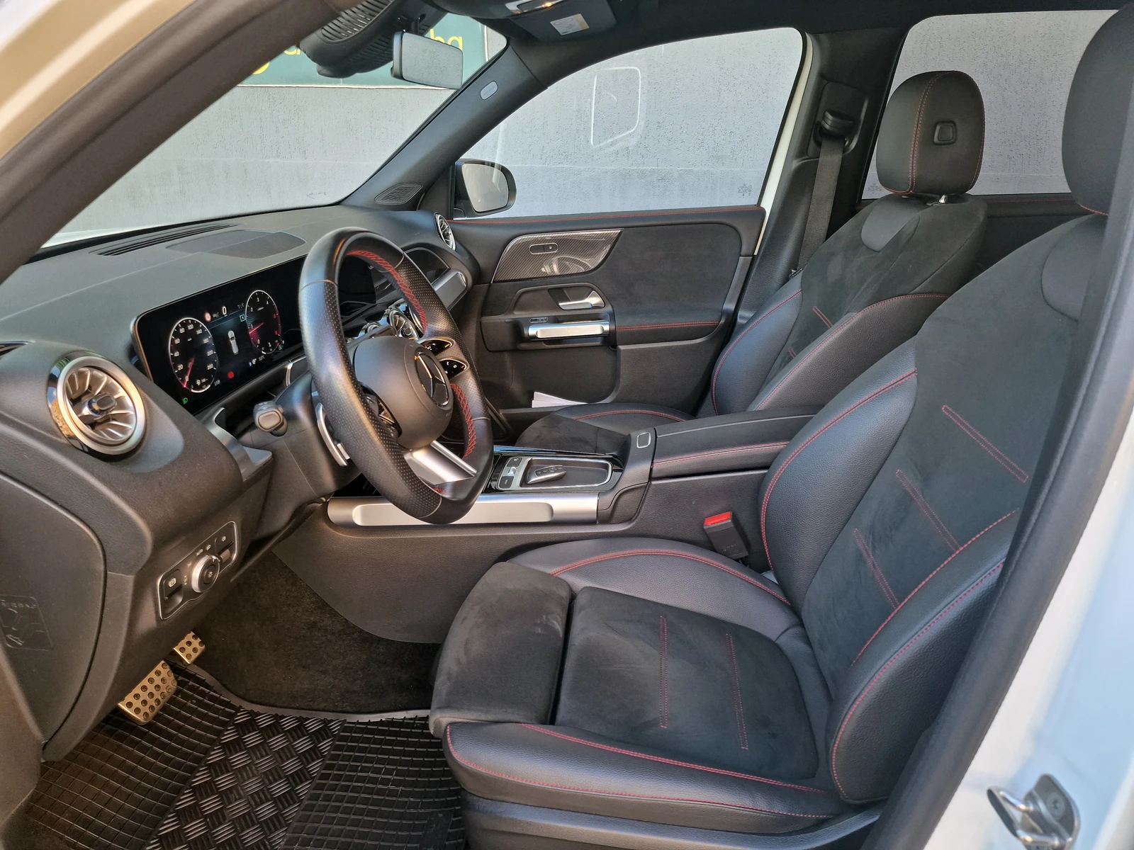 Mercedes-Benz GLB 220 GLB 220 4Matic от България, снимка 12 - Автомобили и джипове - 56195960