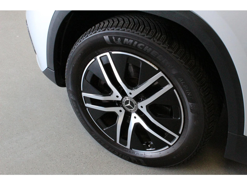 Mercedes-Benz GLA 250e progressive, снимка 8 - Автомобили и джипове - 56318460