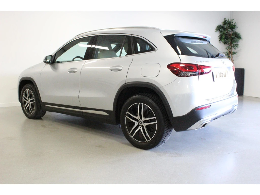 Mercedes-Benz GLA 250e progressive, снимка 2 - Автомобили и джипове - 56318460