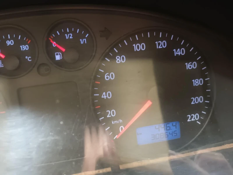 VW T5 Transporter 1.9, снимка 6 - Бусове и автобуси - 50553357