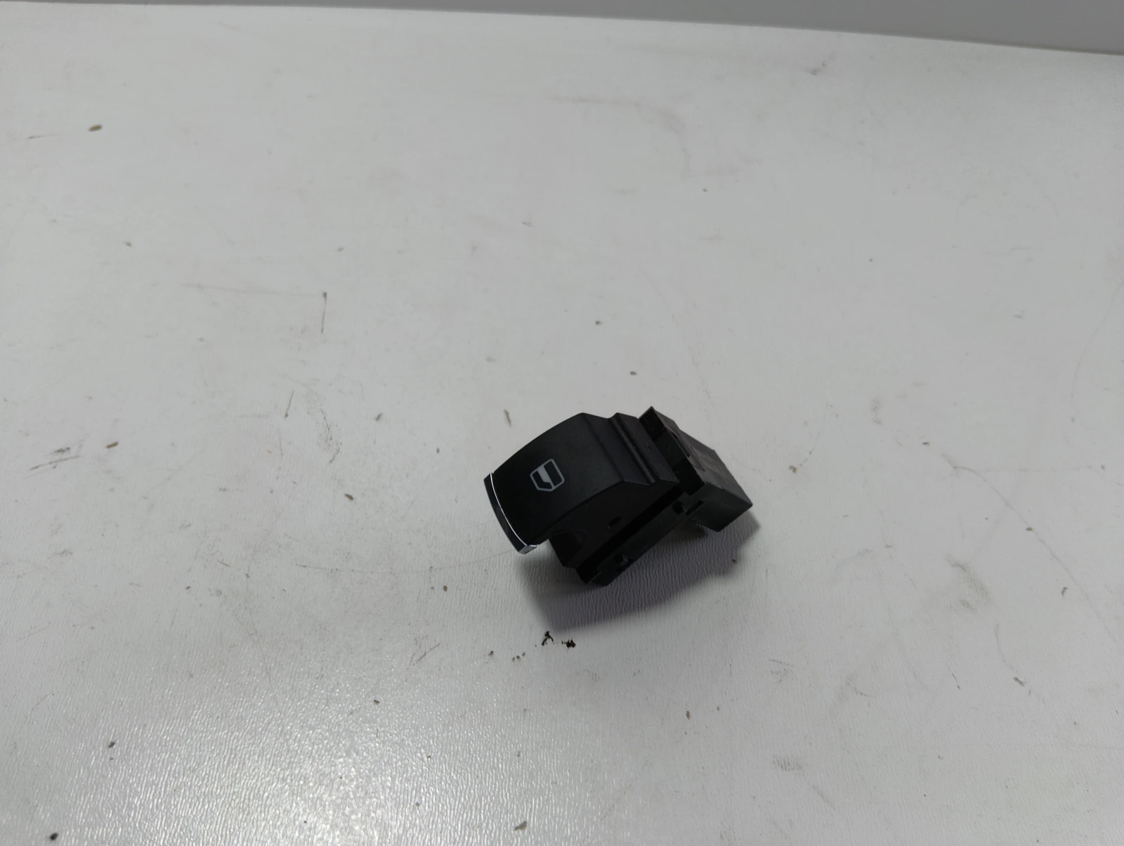 копче ел. стъкла 5K0959855 VW Tiguan