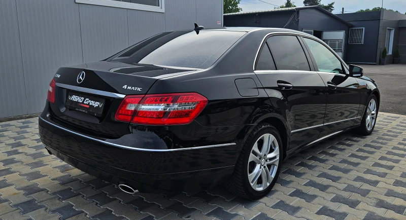 Mercedes-Benz E 350 ! AMG/4MATIC/BENZIN/ПОДГРЕВ/ПАМЕТ/AMBIENT/F1/LIZ, снимка 5 - Автомобили и джипове - 47188111