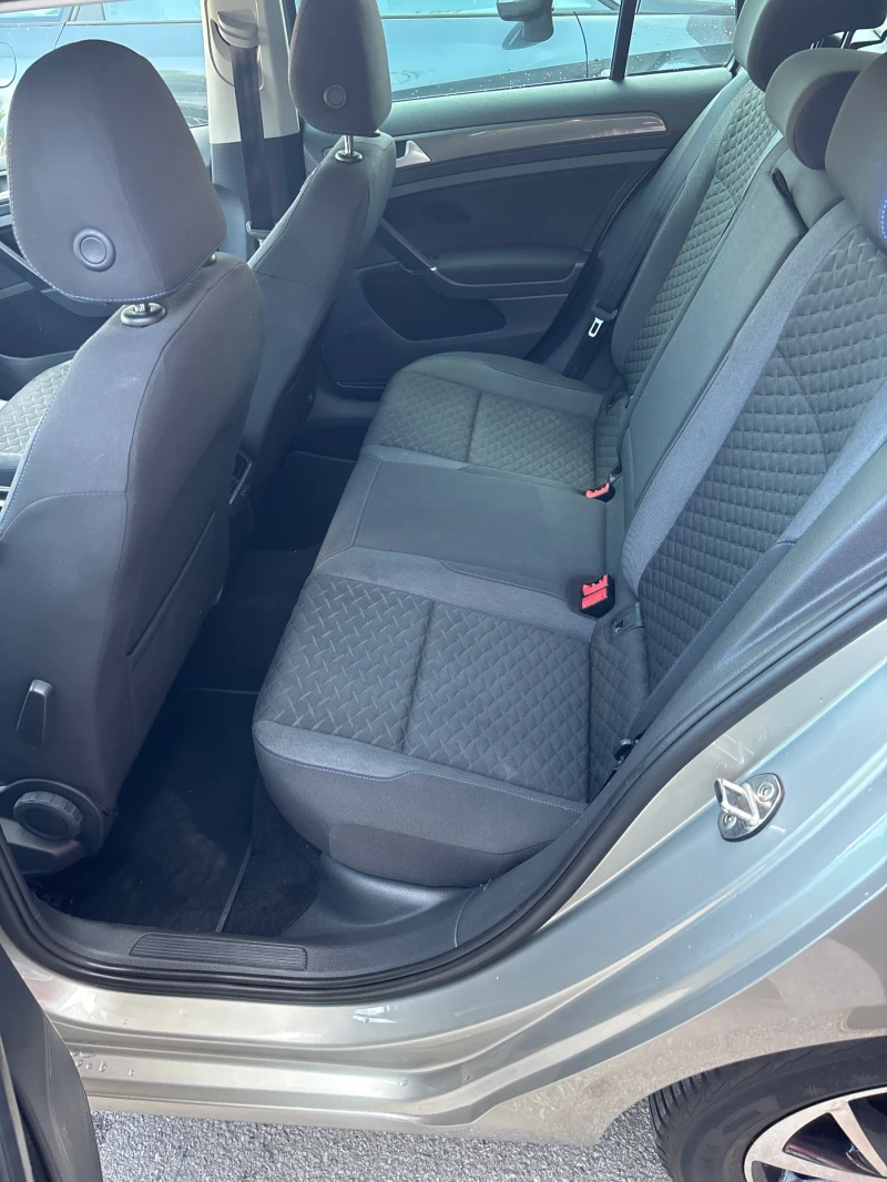 VW Golf 1.6 TDI join, снимка 10 - Автомобили и джипове - 51368179