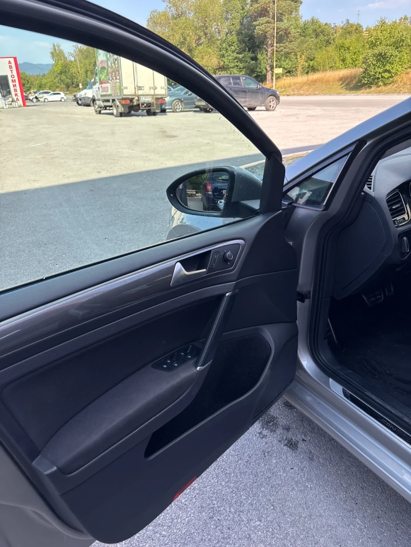 VW Golf 1.6 TDI join, снимка 8 - Автомобили и джипове - 51368179