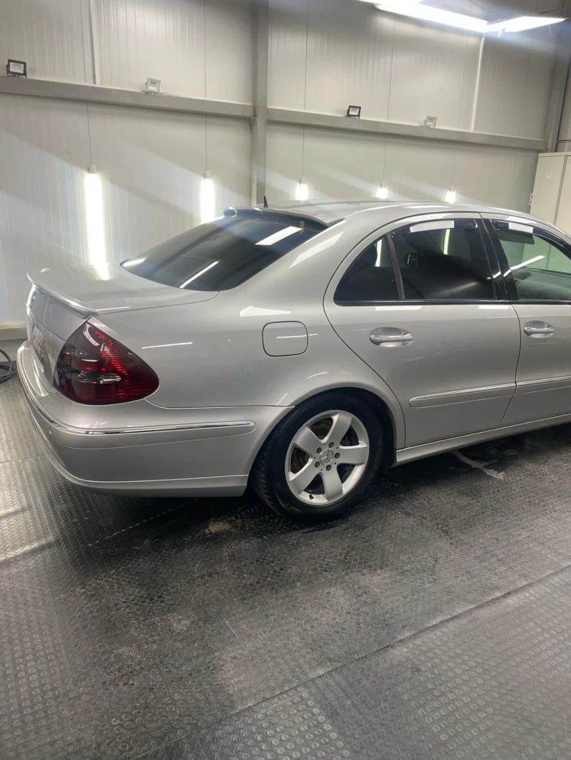 Mercedes-Benz E 320 AVANGARDE, снимка 15 - Автомобили и джипове - 52699118