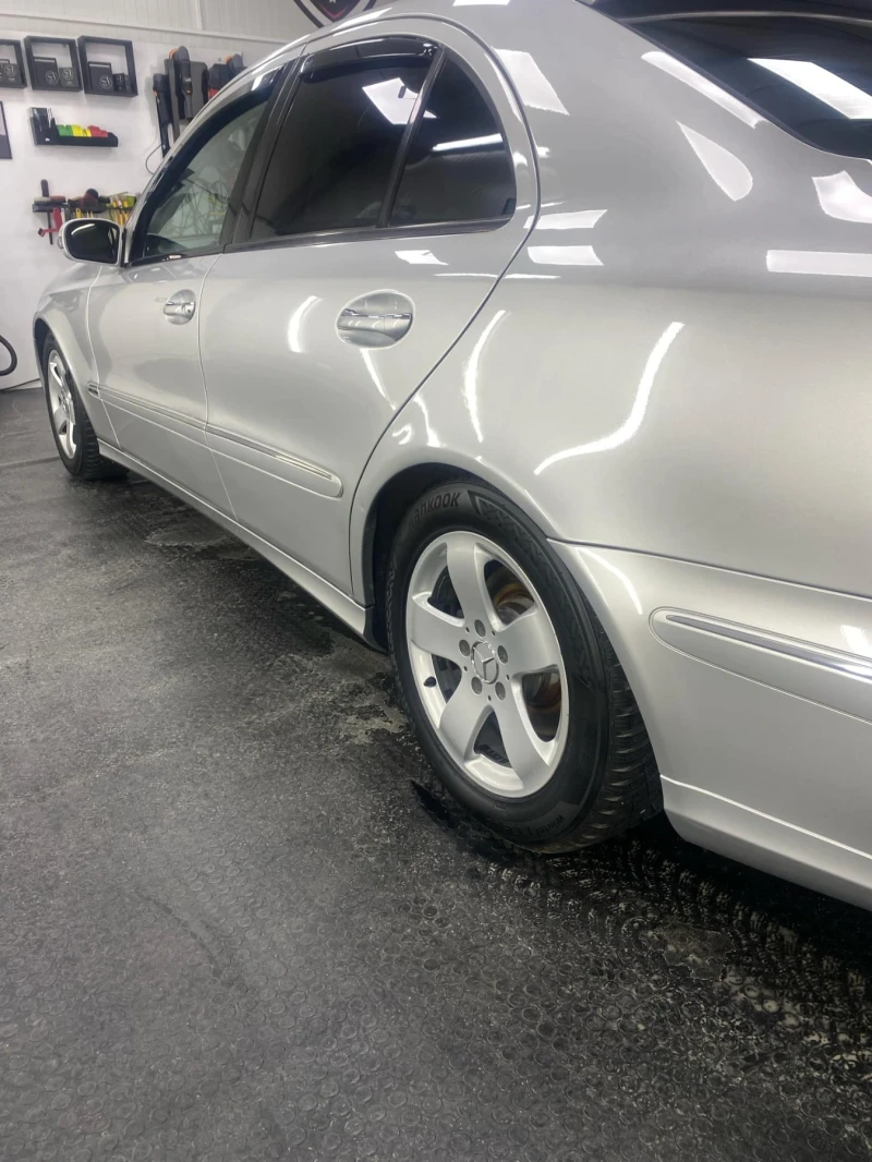 Mercedes-Benz E 320 AVANGARDE, снимка 13 - Автомобили и джипове - 52699118