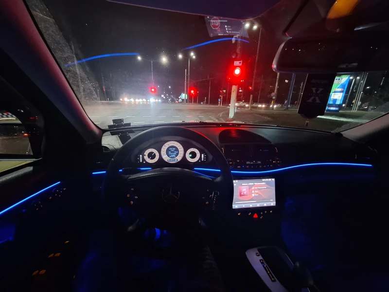 Mercedes-Benz E 320 AVANGARDE, снимка 6 - Автомобили и джипове - 52699118