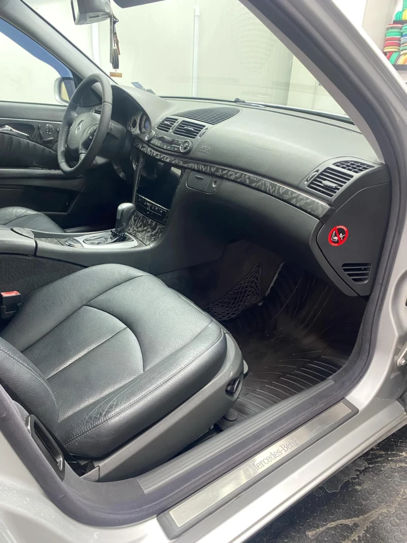 Mercedes-Benz E 320 AVANGARDE, снимка 11 - Автомобили и джипове - 52699118