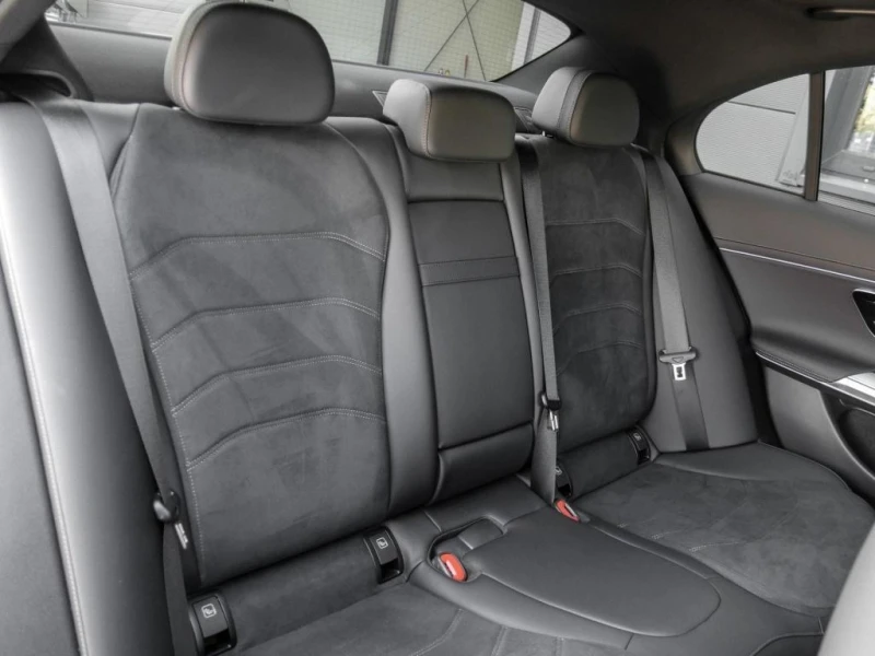 Mercedes-Benz E 400 e AMG 4-MATIC PLUG-IN HYBRID PANORAMA 360 , снимка 15 - Автомобили и джипове - 51951048