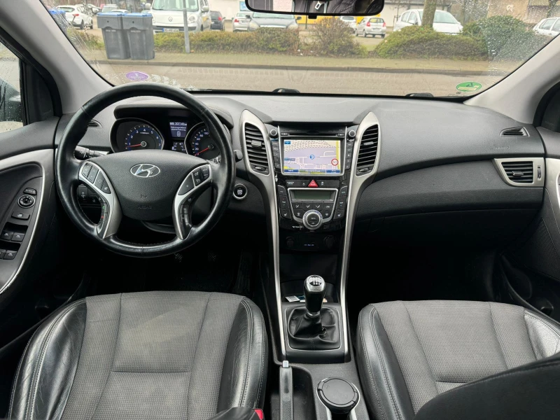 Hyundai I30 1.6i Германия , снимка 9 - Автомобили и джипове - 52847373