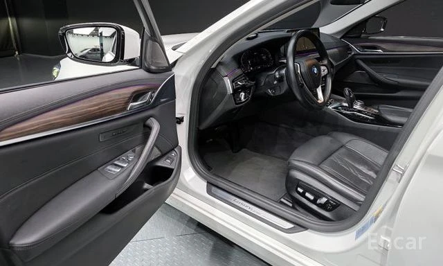 BMW 530E 5 Series 530e Luxury, снимка 3 - Автомобили и джипове - 54185667